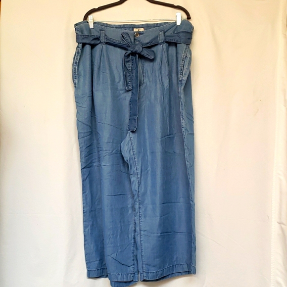 Pants - Picture 1 of 4